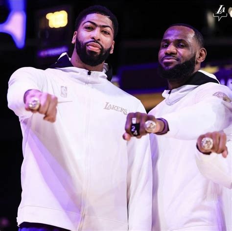 does anthony davis have a ring
